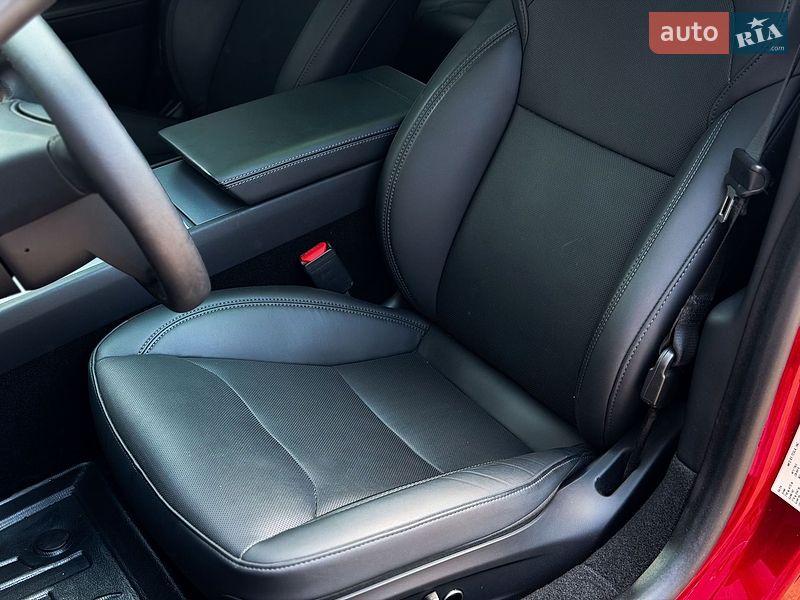 Седан Tesla Model 3 2024 в Києві