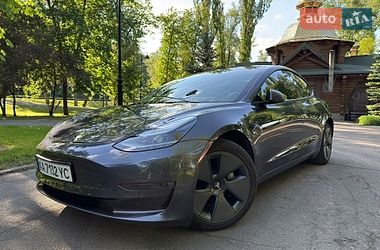 Седан Tesla Model 3 2022 в Киеве