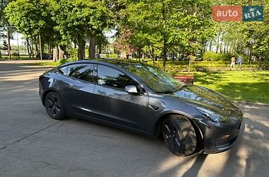Седан Tesla Model 3 2022 в Киеве