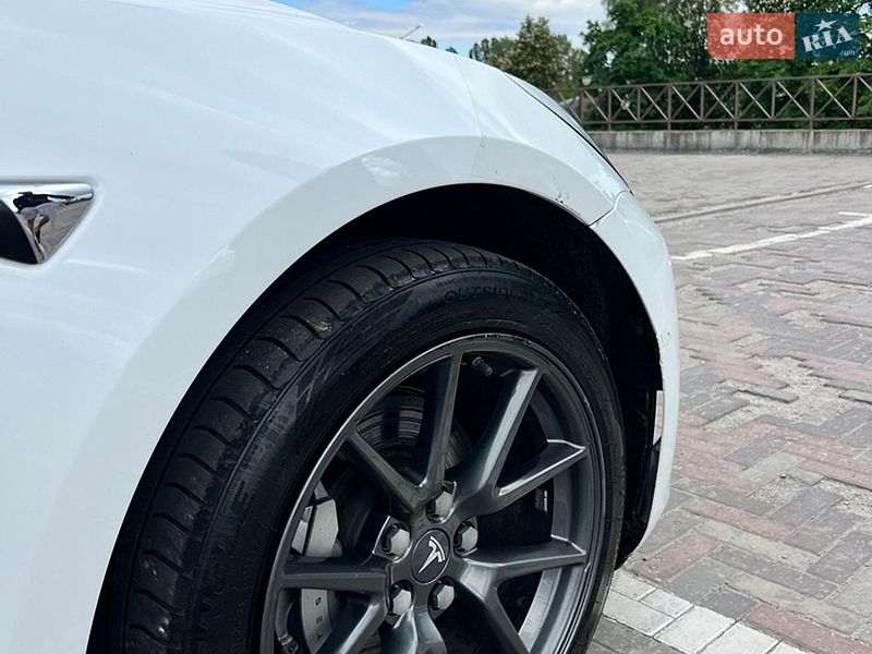 Седан Tesla Model 3 2018 в Харькове