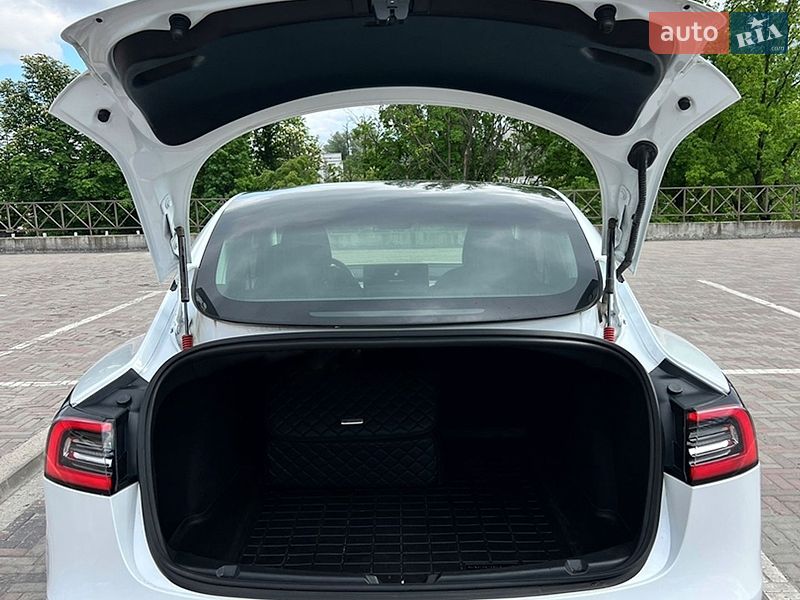 Седан Tesla Model 3 2018 в Харькове