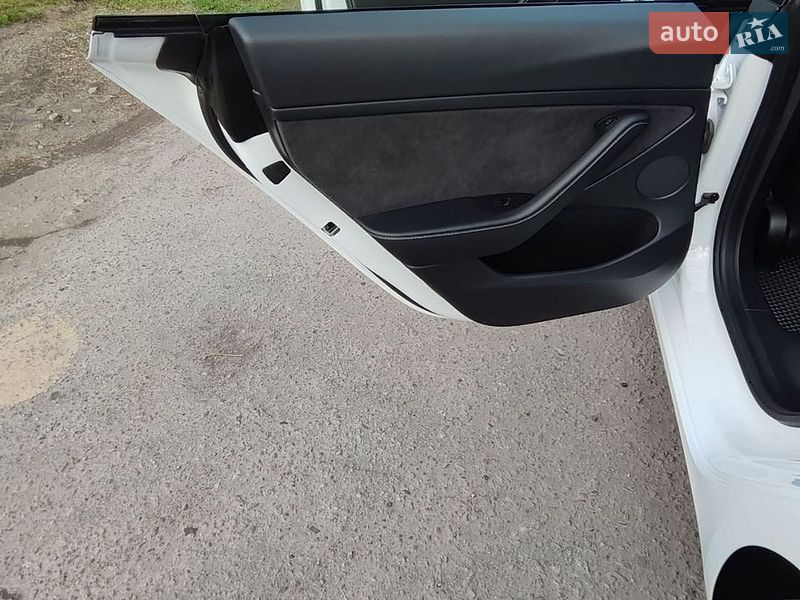 Седан Tesla Model 3 2021 в Полтаве