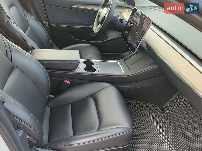 Седан Tesla Model 3 2021 в Полтаве