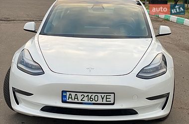 Седан Tesla Model 3 2020 в Краснограде