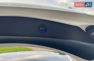 Седан Tesla Model 3 2020 в Краснограде