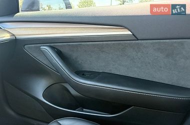 Седан Tesla Model 3 2023 в Києві