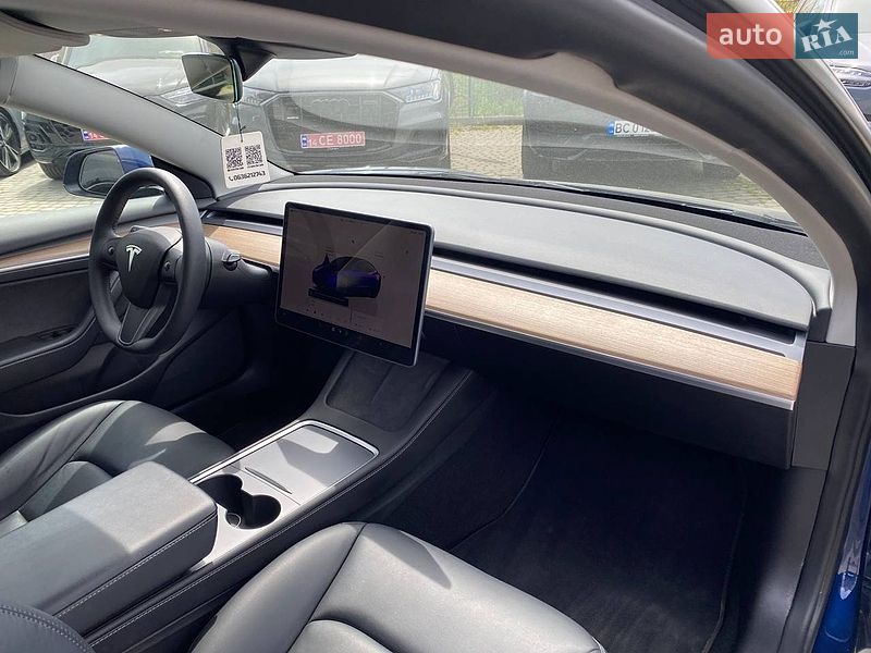 Седан Tesla Model 3 2022 в Львові