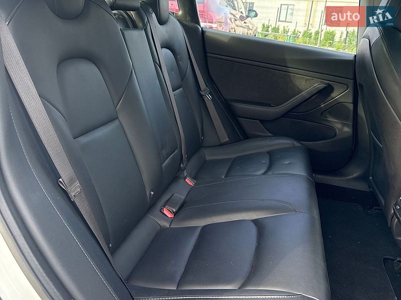 Седан Tesla Model 3 2018 в Луцьку