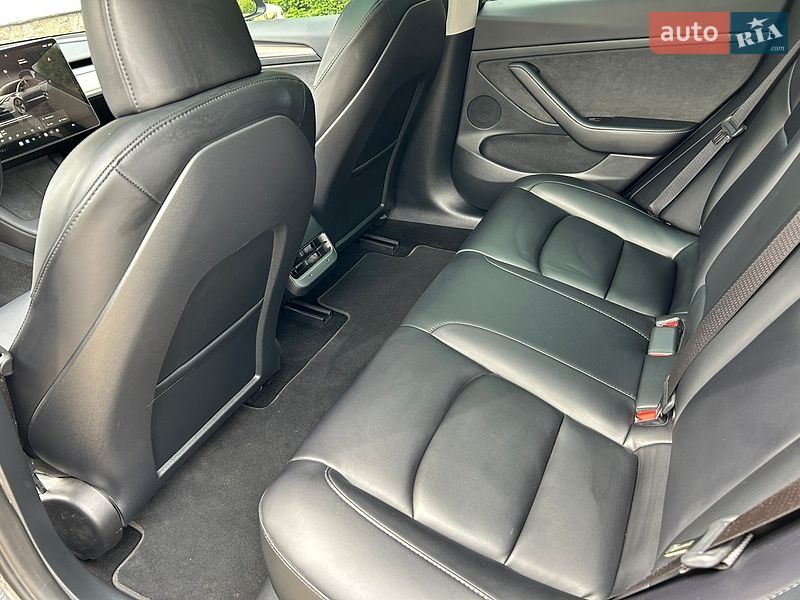 Седан Tesla Model 3 2023 в Львове фото 16 Седан Tesla Model 3 2023 в Львове
