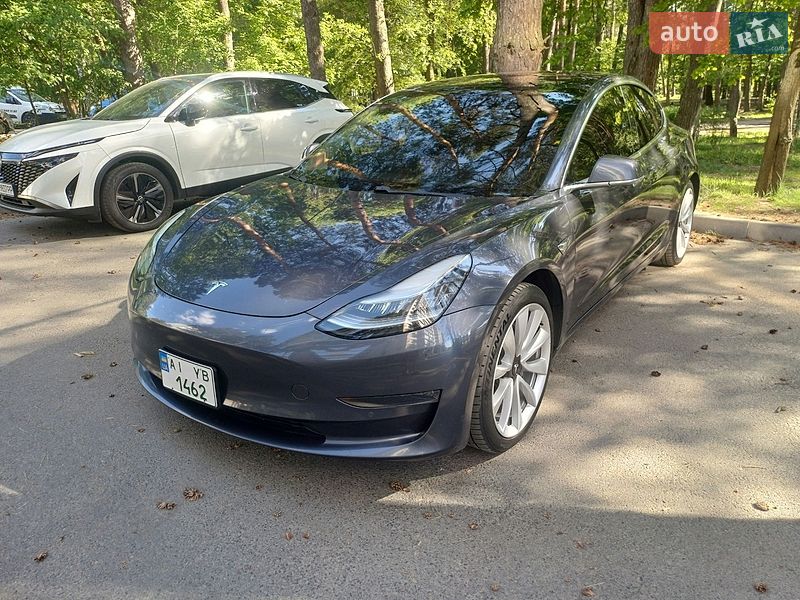 Седан Tesla Model 3 2018 в Броварах