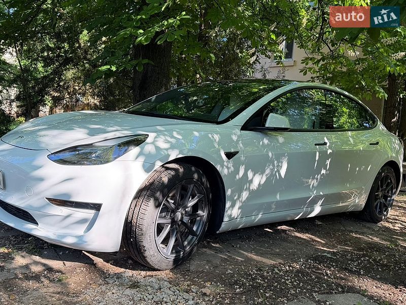 Седан Tesla Model 3 2021 в Одессе