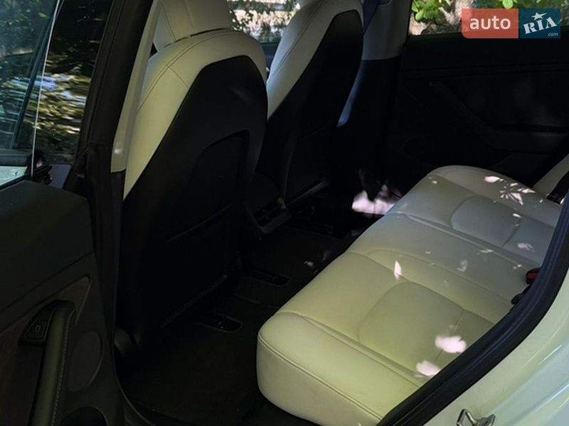 Седан Tesla Model 3 2021 в Одессе