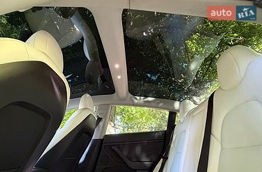 Седан Tesla Model 3 2021 в Одессе