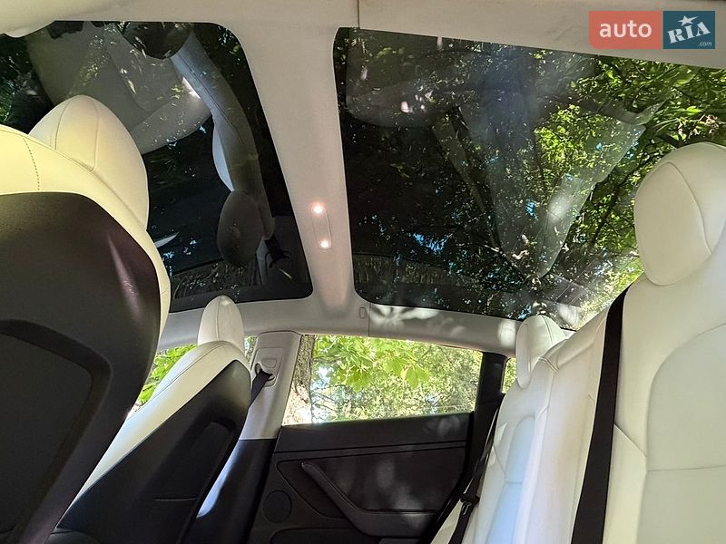 Седан Tesla Model 3 2021 в Одессе