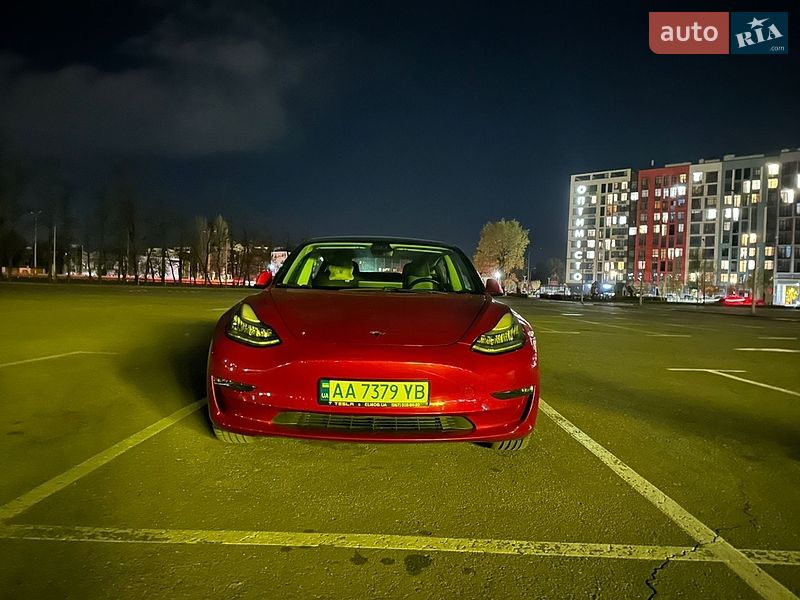 Седан Tesla Model 3 2018 в Києві