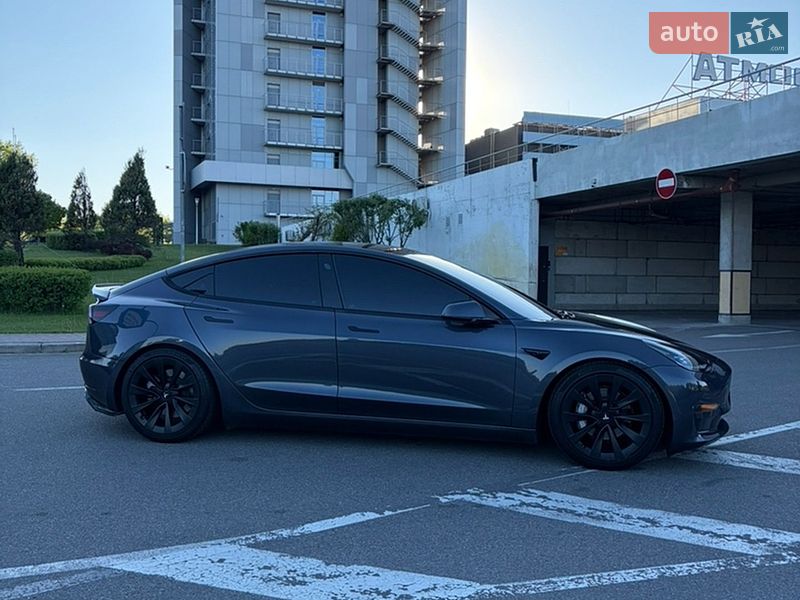 Седан Tesla Model 3 2023 в Києві