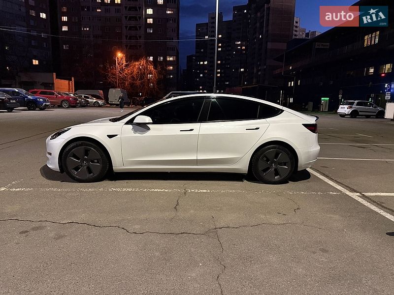 Tesla Model 3 2023