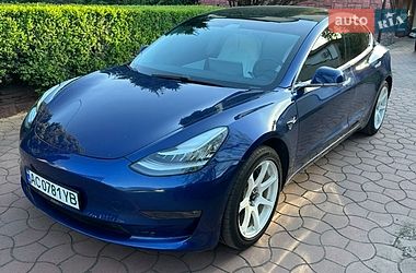 Седан Tesla Model 3 2019 в Луцьку