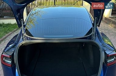 Седан Tesla Model 3 2019 в Луцьку