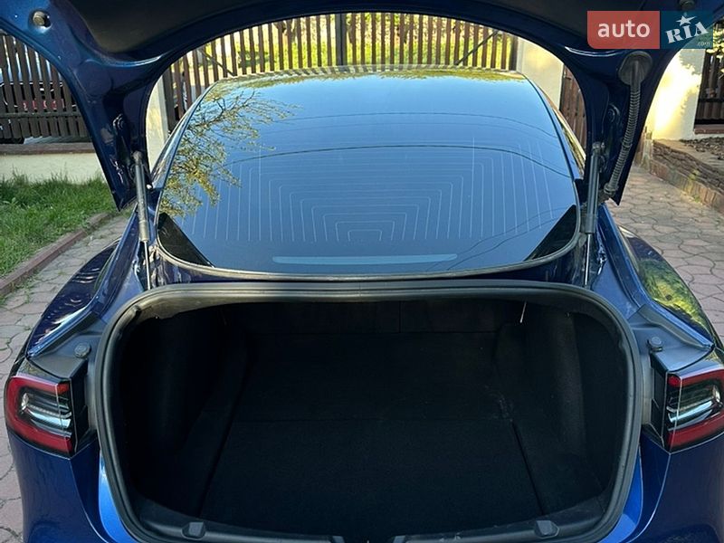 Седан Tesla Model 3 2019 в Луцьку