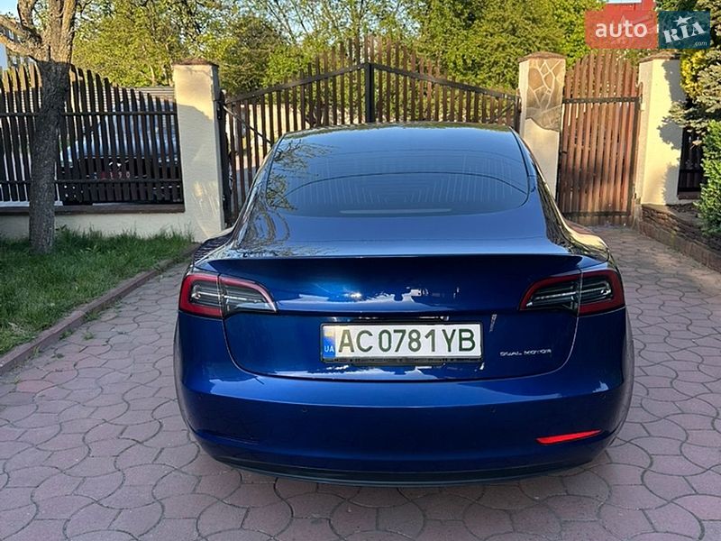 Седан Tesla Model 3 2019 в Луцке