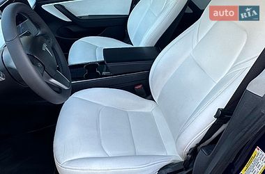 Седан Tesla Model 3 2019 в Луцьку
