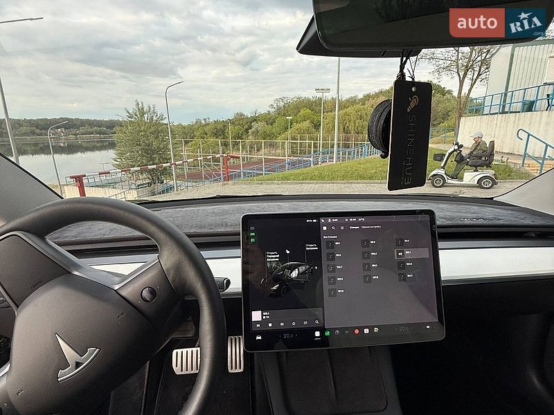 Седан Tesla Model 3 2021 в Запоріжжі