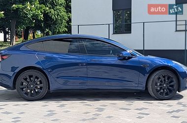 Седан Tesla Model 3 2019 в Корце