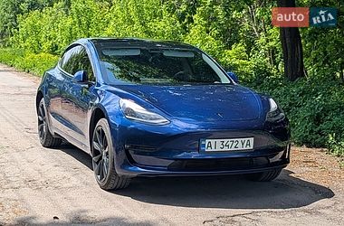 Седан Tesla Model 3 2019 в Корце