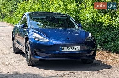 Седан Tesla Model 3 2019 в Корце
