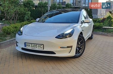 Седан Tesla Model 3 2021 в Києві