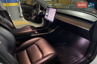 Седан Tesla Model 3 2018 в Киеве