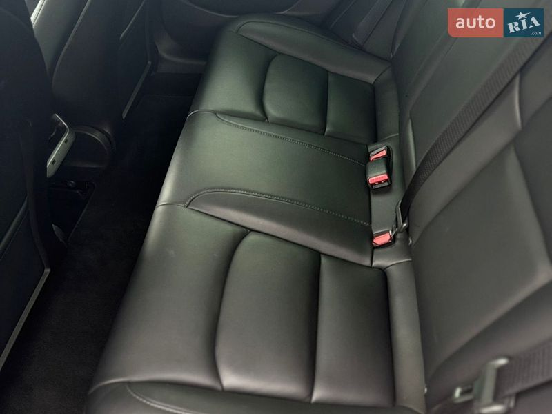 Седан Tesla Model 3 2019 в Києві