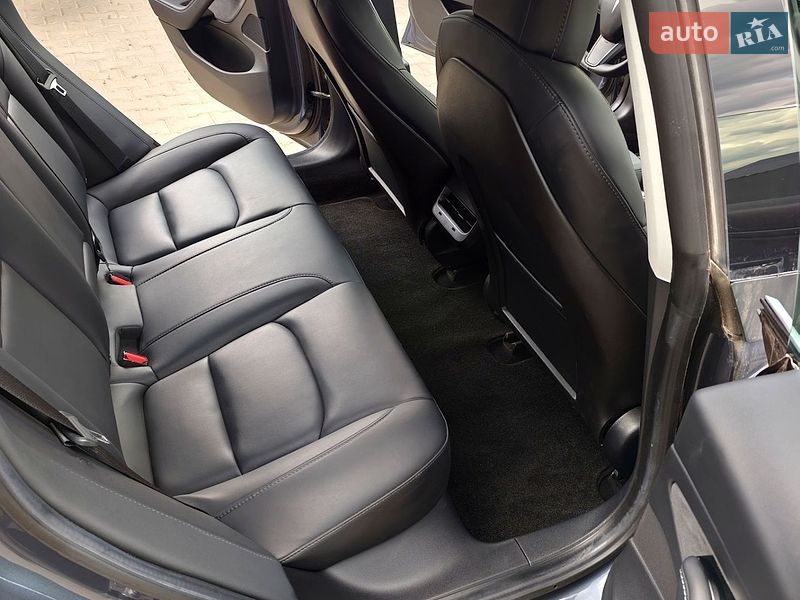 Седан Tesla Model 3 2020 в Кам'янець-Подільському