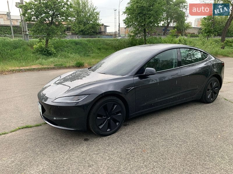 Седан Tesla Model 3 2024 в Києві
