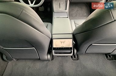 Седан Tesla Model 3 2024 в Києві