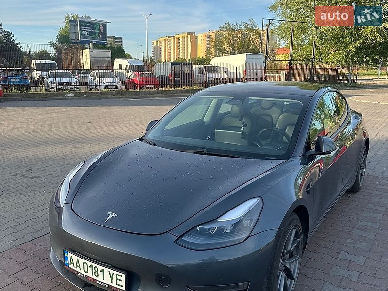 Tesla Model 3 2021