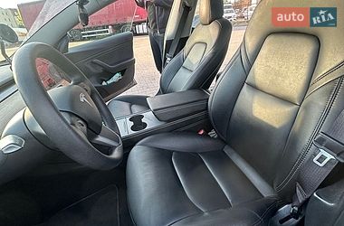 Седан Tesla Model 3 2021 в Киеве