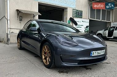 Седан Tesla Model 3 2018 в Ивано-Франковске