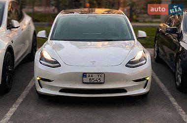 Седан Tesla Model 3 2020 в Києві