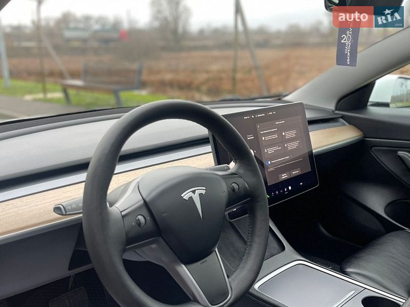 Седан Tesla Model 3 2021 в Львове фото 10 Седан Tesla Model 3 2021 в Львове