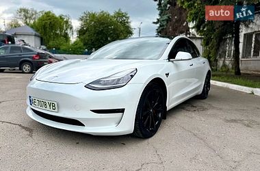 Седан Tesla Model 3 2018 в Кам'янському