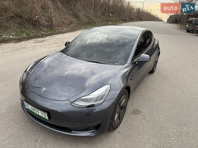 Седан Tesla Model 3 2023 в Днепре