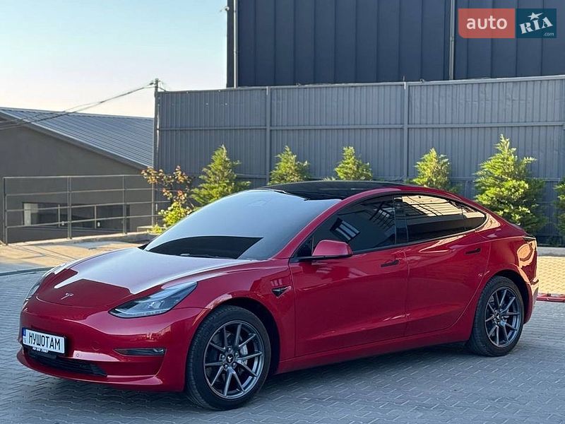 Tesla Model 3 2022