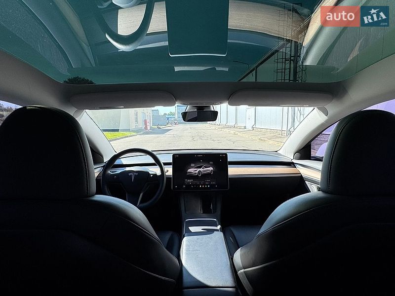 Седан Tesla Model 3 2023 в Києві