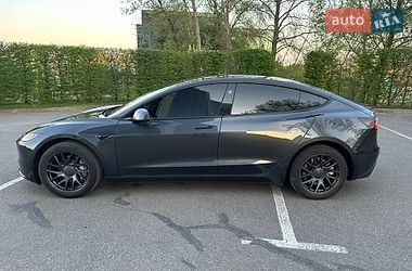 Седан Tesla Model 3 2025 в Києві