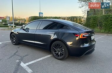 Седан Tesla Model 3 2025 в Києві