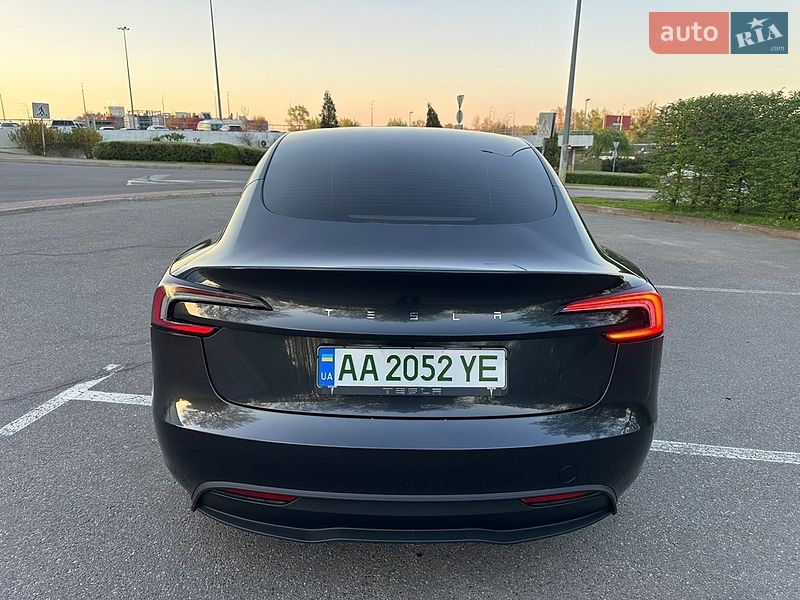 Седан Tesla Model 3 2025 в Києві