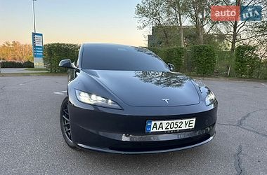 Седан Tesla Model 3 2025 в Києві