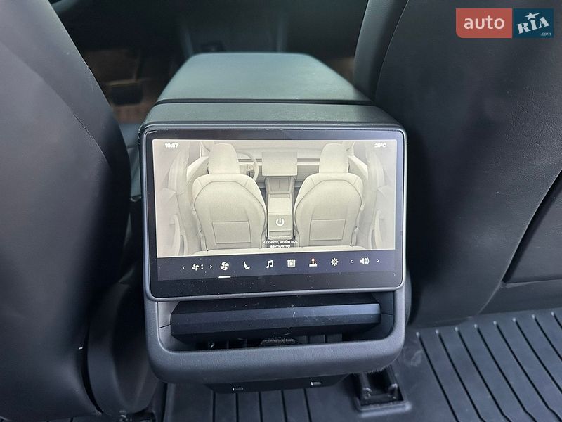 Седан Tesla Model 3 2025 в Києві